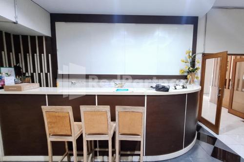 nirvana inn seturan mitra reddoorz