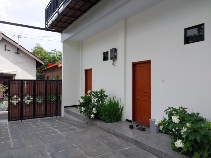 nofrah house syariah mitra reddoorz