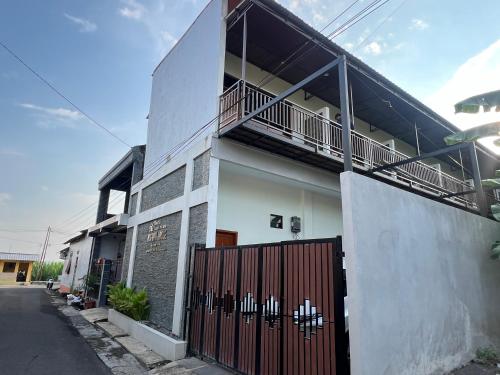 nofrah house syariah mitra reddoorz