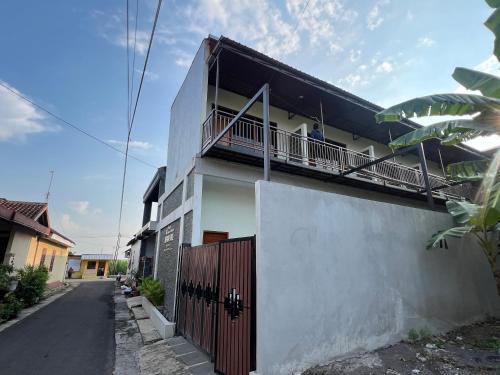 nofrah house syariah mitra reddoorz