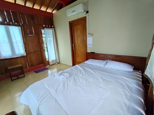 Omah Joglo Sukorejo Redpartner,,2 star
