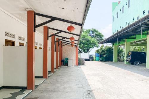 Penginapan Losmen Ayu Pamanukan Redpartner,,2 star