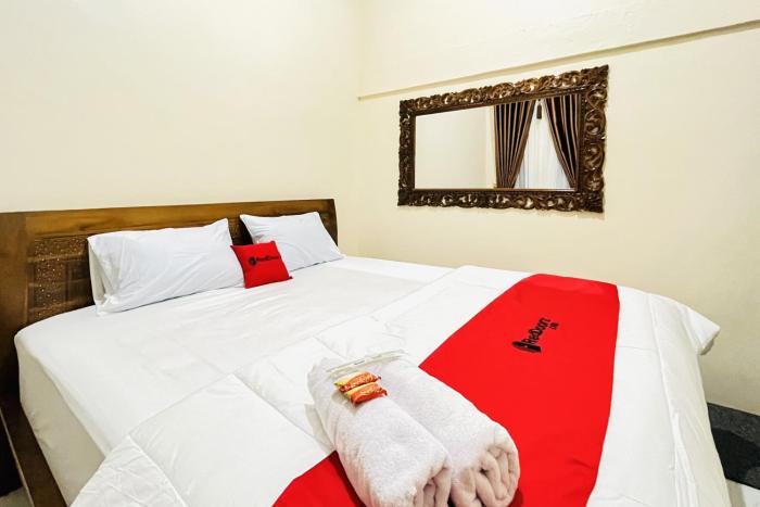 reddoorz gunari guest house merek karo