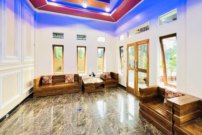 reddoorz gunari guest house merek karo