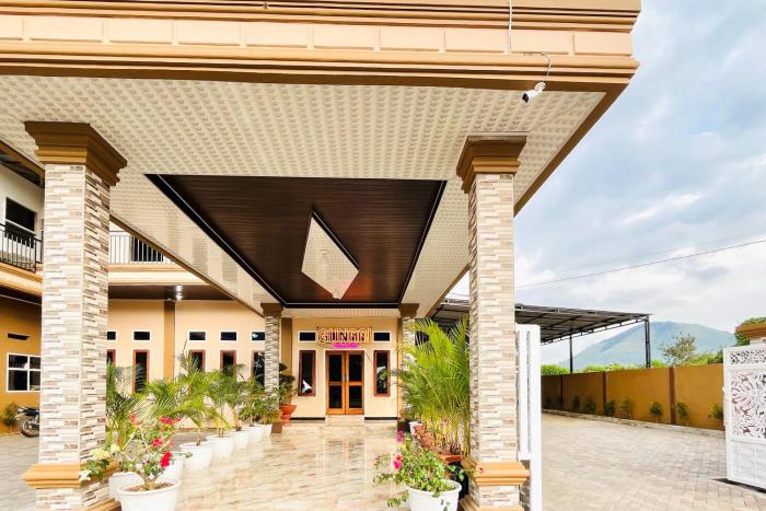 reddoorz gunari guest house merek karo