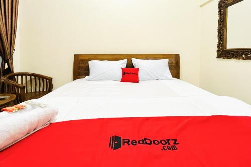 reddoorz gunari guest house merek karo
