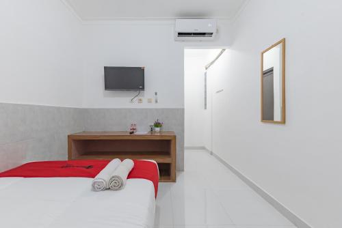 Reddoorz @ Kedawung Aurel Cirebon,,2 star