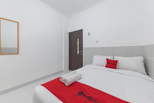 Reddoorz @ Kedawung Aurel Cirebon,,2 star
