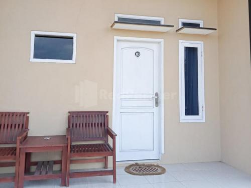 Reddoorz @ Pantai Sayangheulang,,2 star