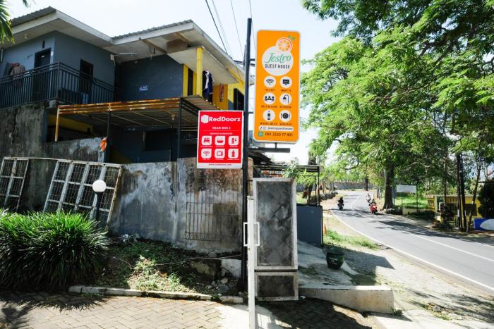 reddoorz jestro guest house batu
