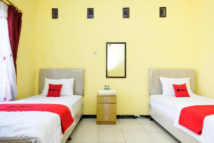reddoorz jestro guest house batu