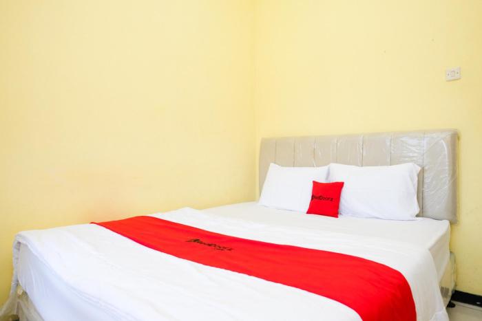 reddoorz jestro guest house batu