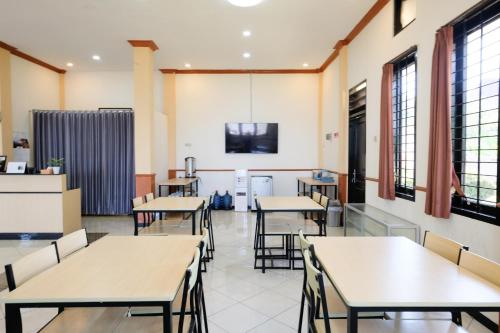 Reddoorz @ Jestro Guest House Batu,,2 star