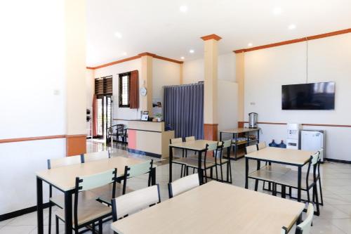 Reddoorz @ Jestro Guest House Batu,,2 star