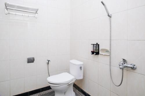 reddoorz jestro guest house batu