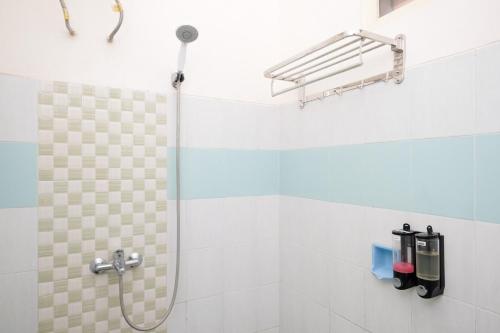 reddoorz jestro guest house batu