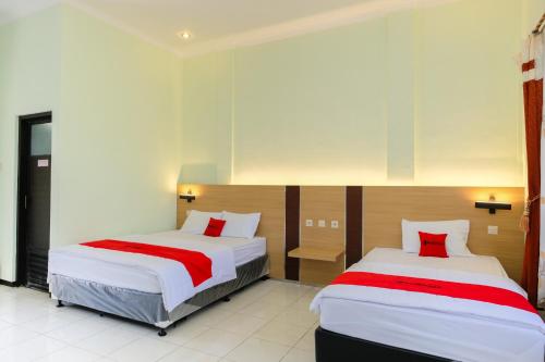 reddoorz jestro guest house batu