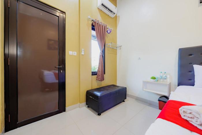 reddoorz near dr oen solo baru hospital