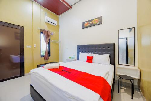 Reddoorz Near Dr Oen Solo Baru Hospital,,2 star