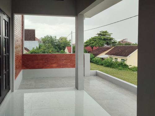reddoorz near graha saba buana 2