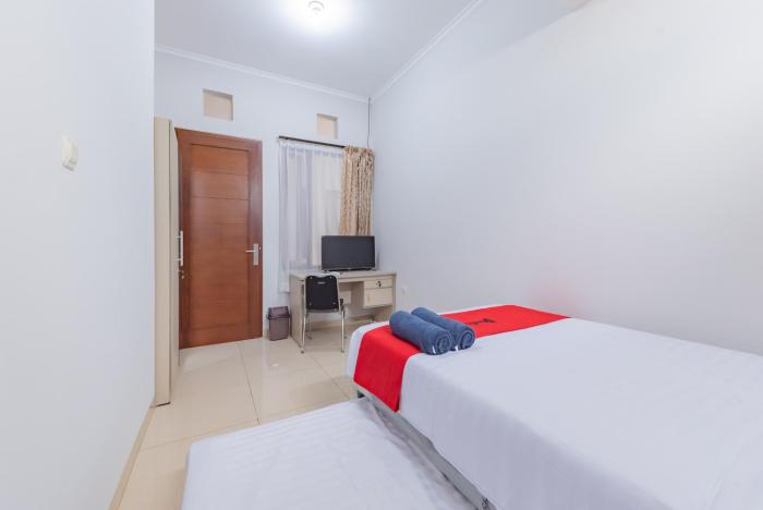 reddoorz near kiara artha park