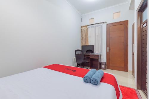 reddoorz near kiara artha park