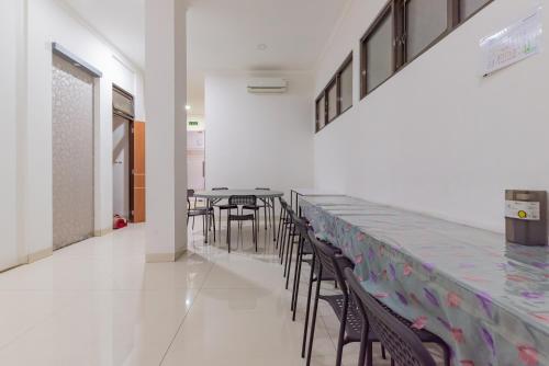 reddoorz near kiara artha park