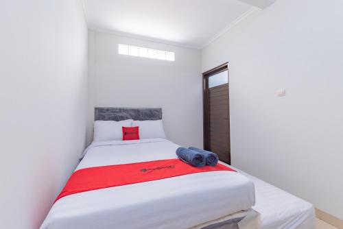 reddoorz near kiara artha park