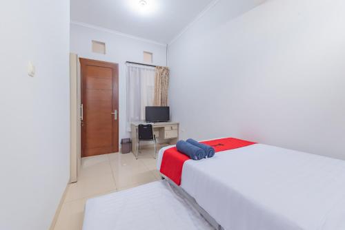 reddoorz near kiara artha park