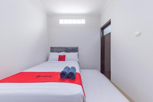 reddoorz near kiara artha park