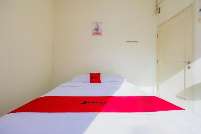 reddoorz near soekarno hatta airport 3