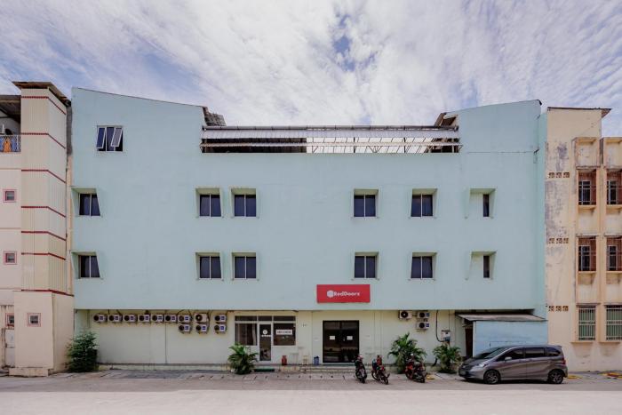 reddoorz near soekarno hatta airport 3
