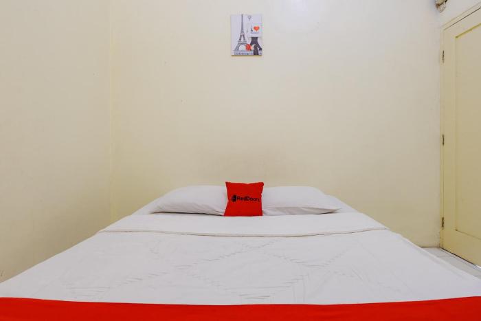 reddoorz near soekarno hatta airport 3