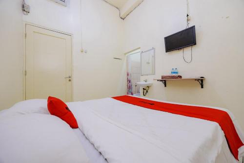 reddoorz near soekarno hatta airport 3