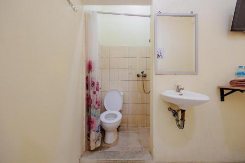 reddoorz near soekarno hatta airport 3