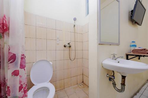 reddoorz near soekarno hatta airport 3