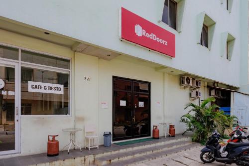 reddoorz near soekarno hatta airport 3