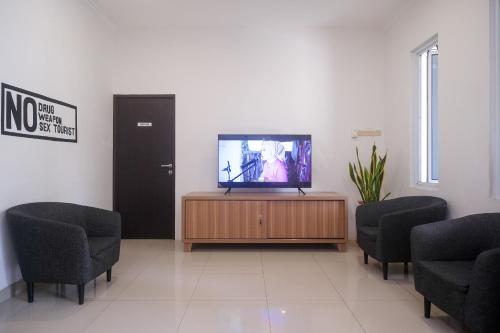 reddoorz near stasiun solo balapan 3