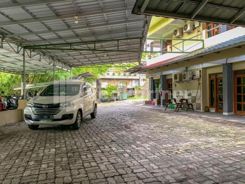 reddoorz syariah de kostmarto uty