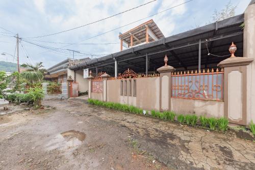 reddoorz syariah near alun alun sumedang