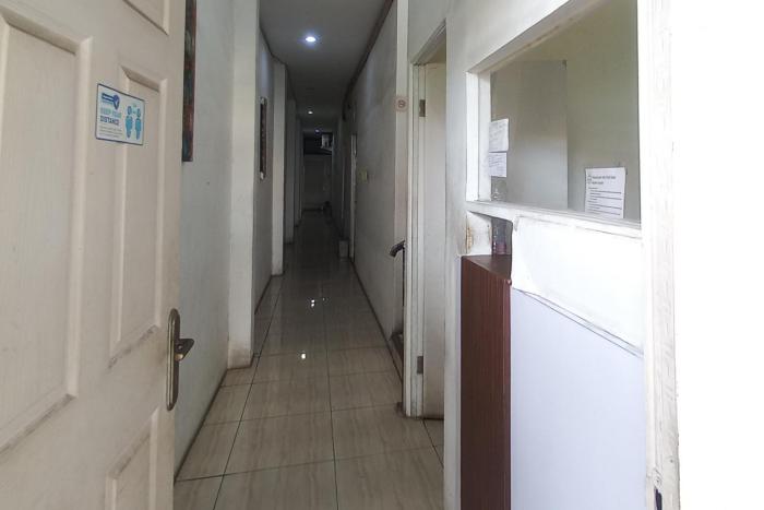 reddoorz syariah near rs siti khodijah sepanjang