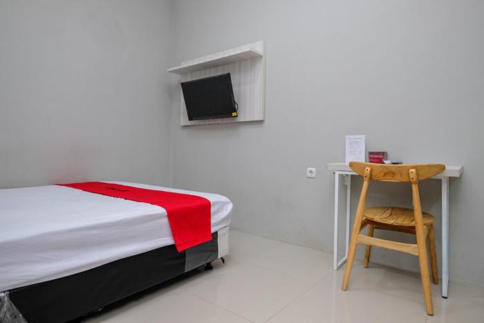reddoorz syariah near rumah sakit soewandhie