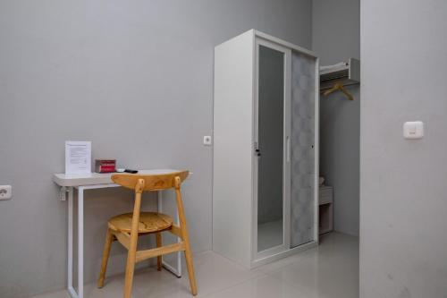 reddoorz syariah near rumah sakit soewandhie