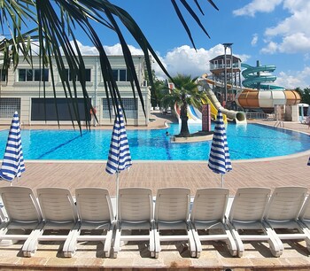 sapanca aqua wellness spa hotel and aqua park