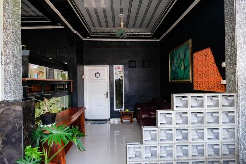 reddoorz syariah near stasiun wates