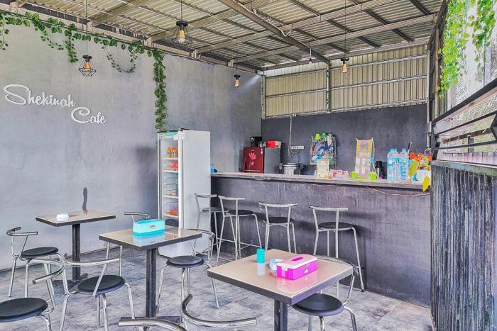 shekinah homestay and cafe waikabubak redpartner