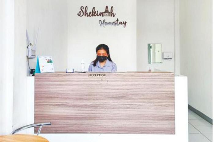shekinah homestay and cafe waikabubak redpartner