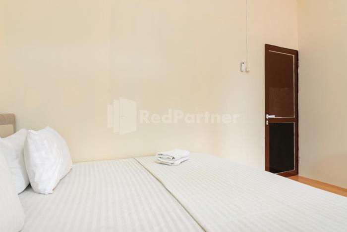 sr residence near mall ciputra cibubur mitra reddoorz