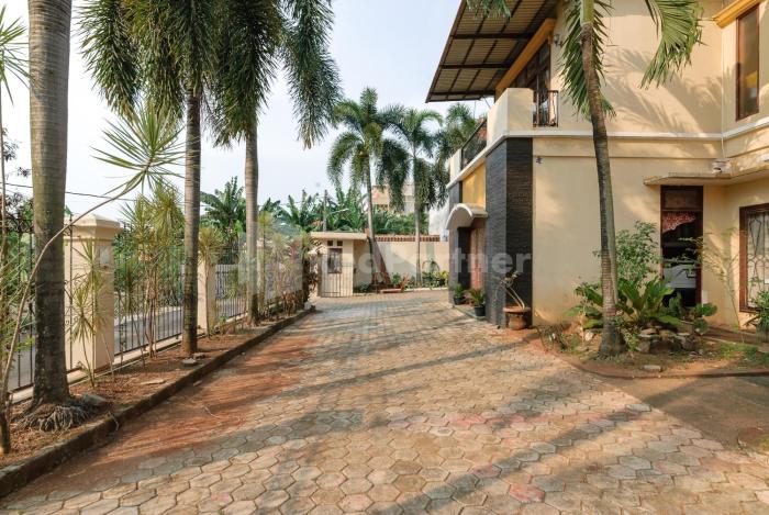 sr residence near mall ciputra cibubur mitra reddoorz
