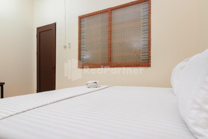 sr residence near mall ciputra cibubur mitra reddoorz